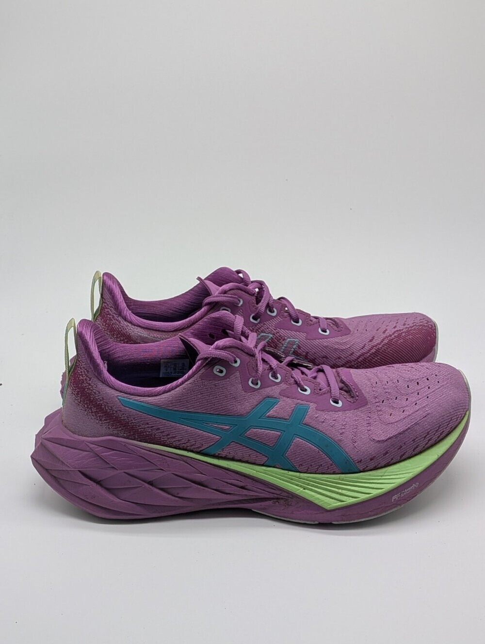 ASICS Novablast 4 Lite-Show Women's Running Shoes Illuminate Purple Sz 10